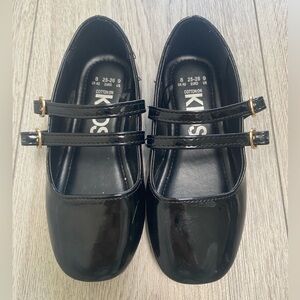 Cotton on Kids cute flats new condition